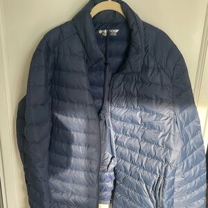 Men’s navy puffer jacket